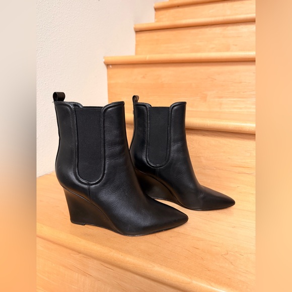 VERONICA BEARD Iluska Black Leather Wedge Chelsea Ankle Boots Size 6.5 - Picture 2 of 13